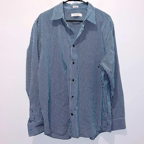 Calvin Klein Other - Calvin Klein 100% cotton blue white striped long sleeve button down dress shirt